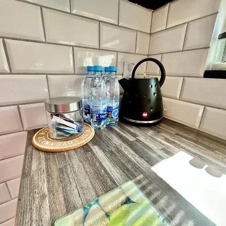 ゲストハウス Goscinne U Piotra ミエンジズドロイェ