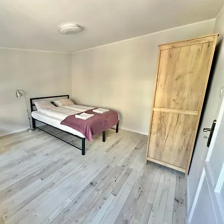 ゲストハウス Goscinne U Piotra ミエンジズドロイェ